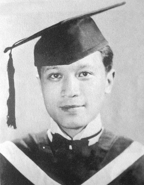 陈梦家毕业于中央大学法律系获学士学位，1931年夏